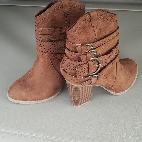 Not Rated Kana Caramel Heeled Bootie - Picture 3 of 3